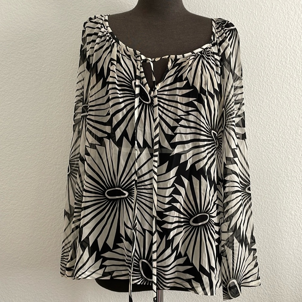 100% silk Trina Turk coverup black white